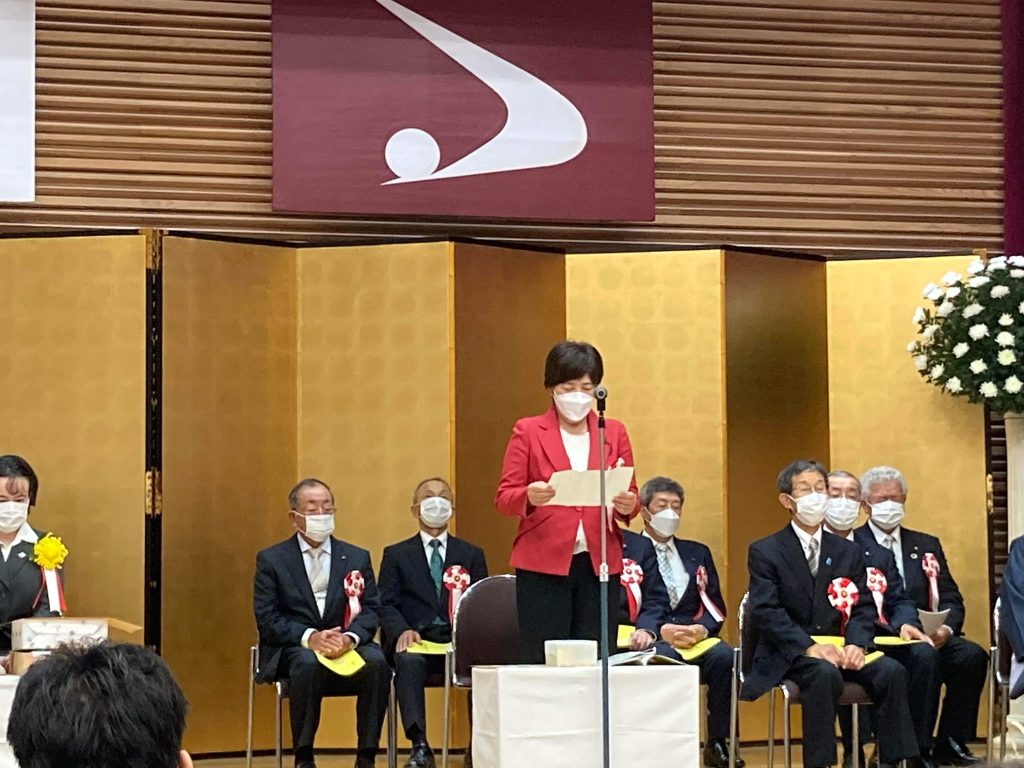 11月1日「令和4年秋田県地方自治功労者表彰式」　受章者を代表し挨拶いたしました。